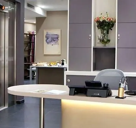 Serotel Opera 4*