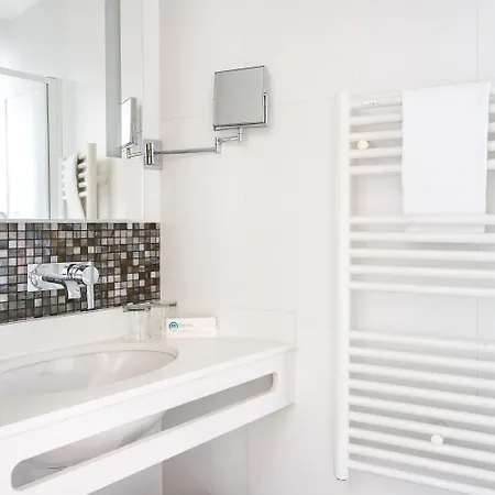 فندق سيروتيل سويتس أوبرا 4*