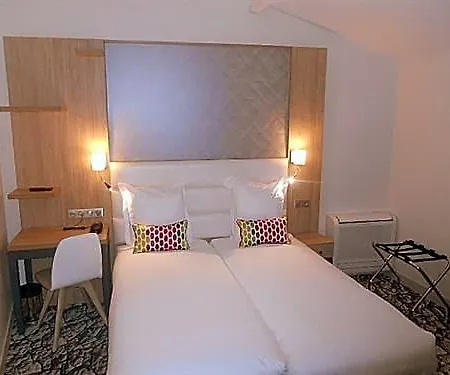 Serotel Opera 4*