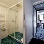 Serotel Opera 4*